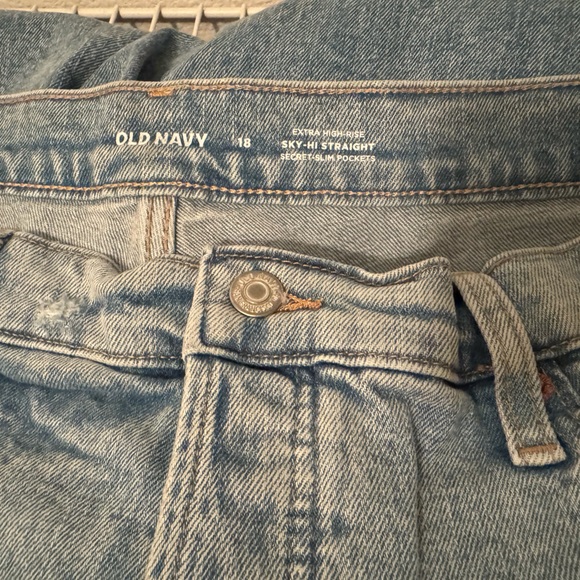 Old Navy Straight Leg Jeans - Picture 4 of 6